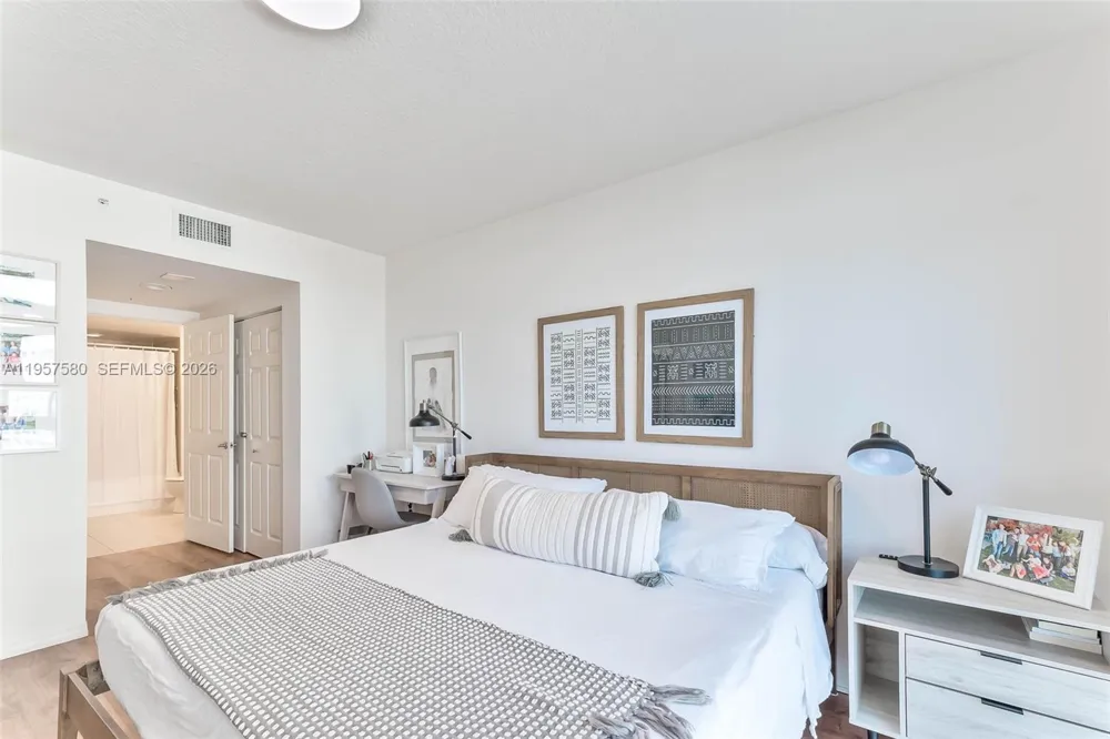 2080 S Ocean Dr #506 Hallandale Beach, FL 33009
