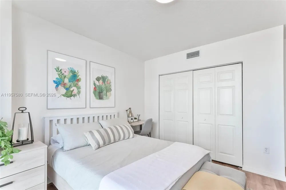 2080 S Ocean Dr #506 Hallandale Beach, FL 33009