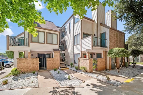 2310 Bamboo Drive #J207