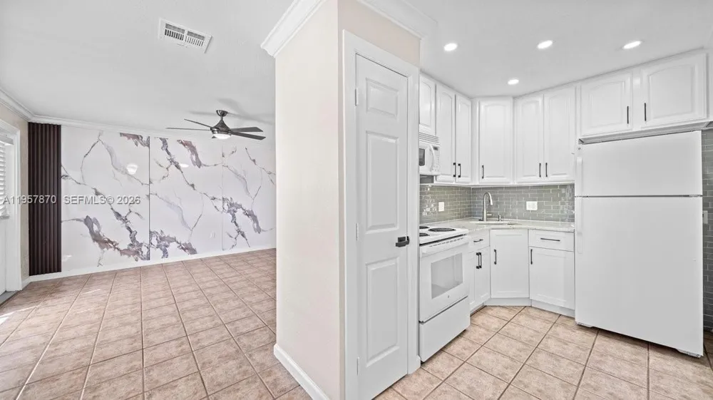 170 Poinsettia CIR NE Port Charlotte, FL 33952