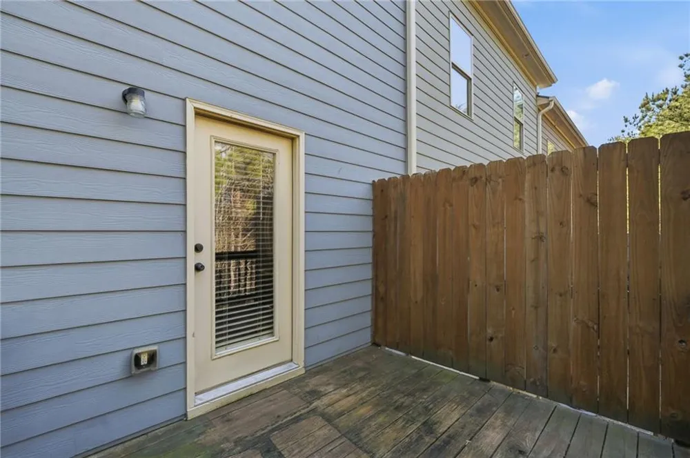 112 Spring Way Square Canton, GA 30114