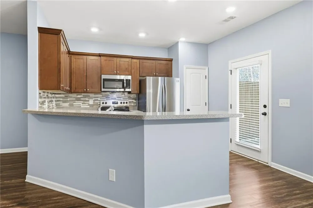 112 Spring Way Square Canton, GA 30114