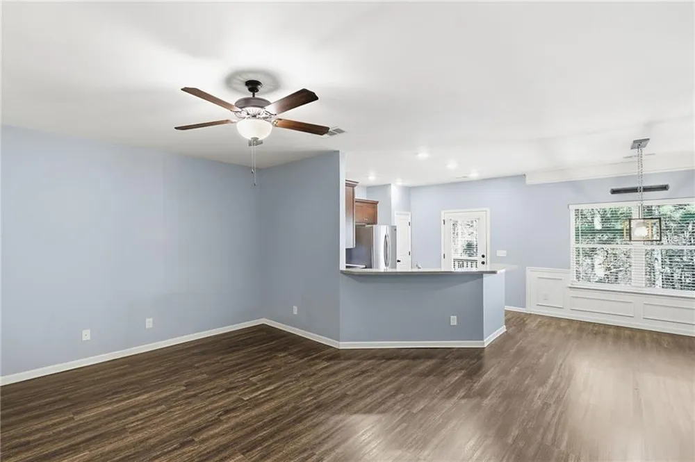 112 Spring Way Square Canton, GA 30114