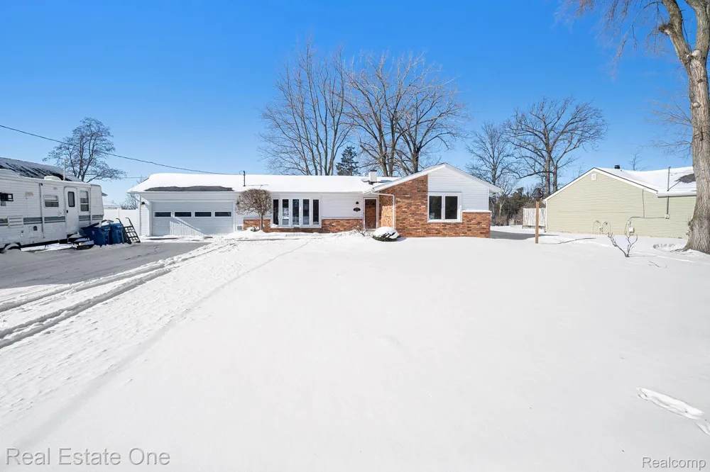 11422 Skyline Drive Fenton Charter Township, MI 48430