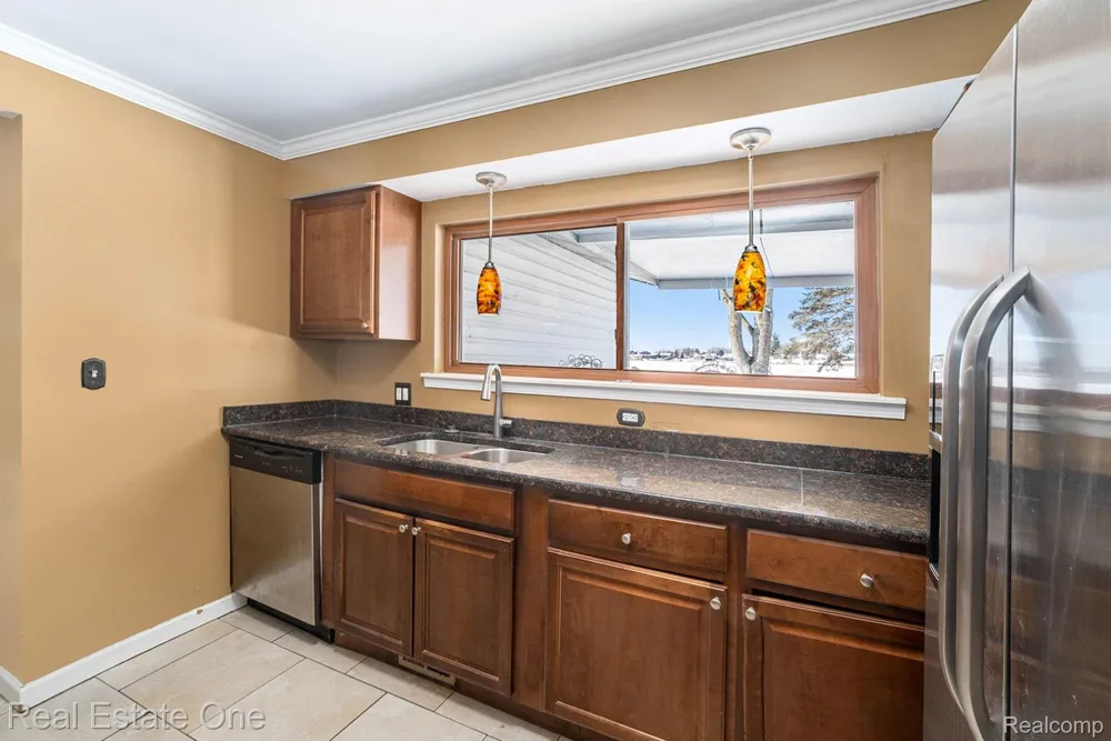 11422 Skyline Drive Fenton Charter Township, MI 48430
