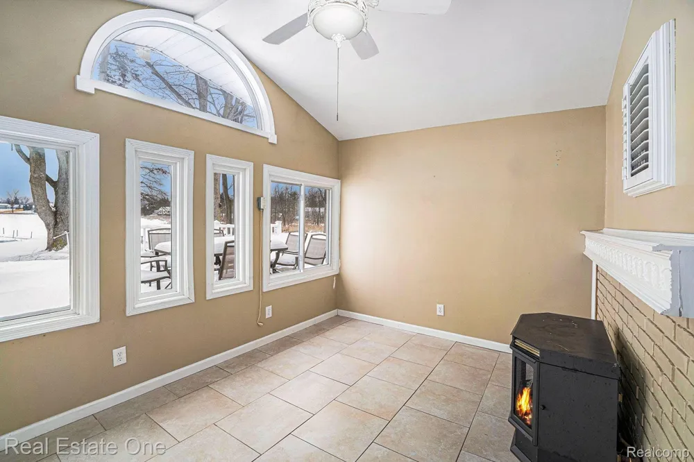 11422 Skyline Drive Fenton Charter Township, MI 48430