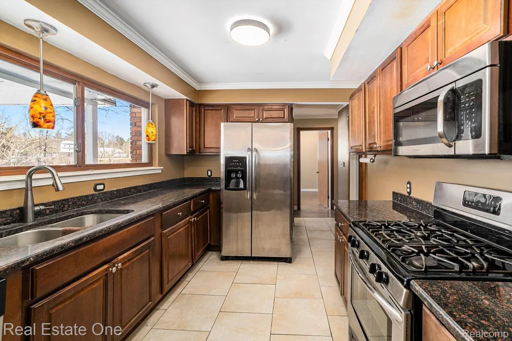 11422 Skyline Drive Fenton Charter Township, MI 48430