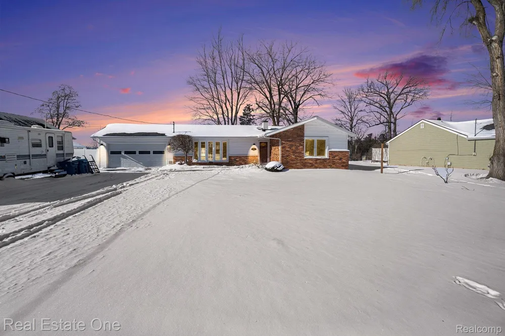 11422 Skyline Drive Fenton Charter Township, MI 48430