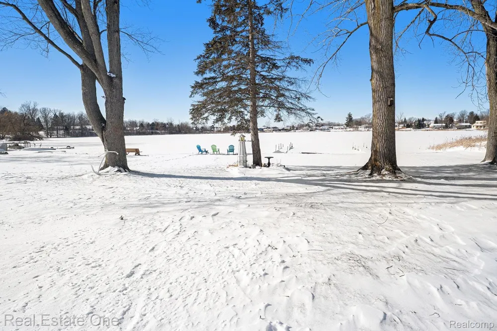 11422 Skyline Drive Fenton Charter Township, MI 48430