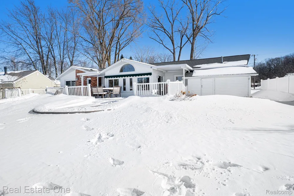 11422 Skyline Drive Fenton Charter Township, MI 48430