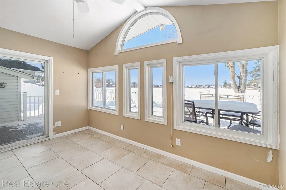 11422 Skyline Drive Fenton Charter Township, MI 48430