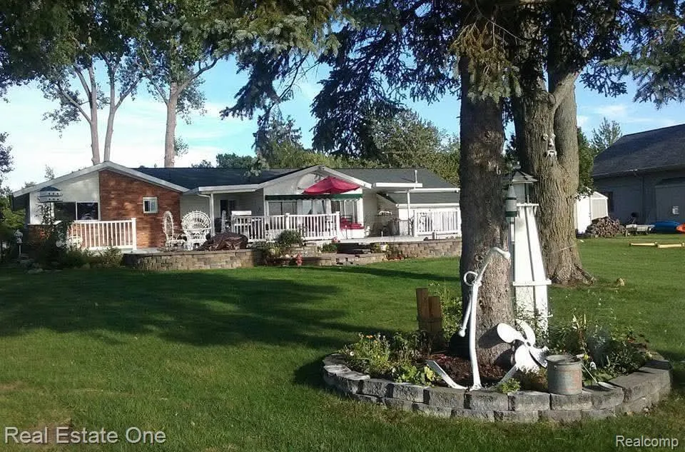 11422 Skyline Drive Fenton Charter Township, MI 48430