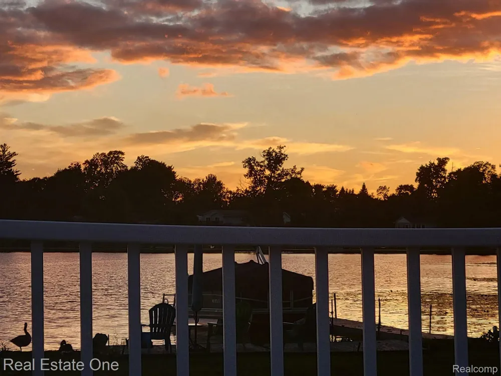 11422 Skyline Drive Fenton Charter Township, MI 48430