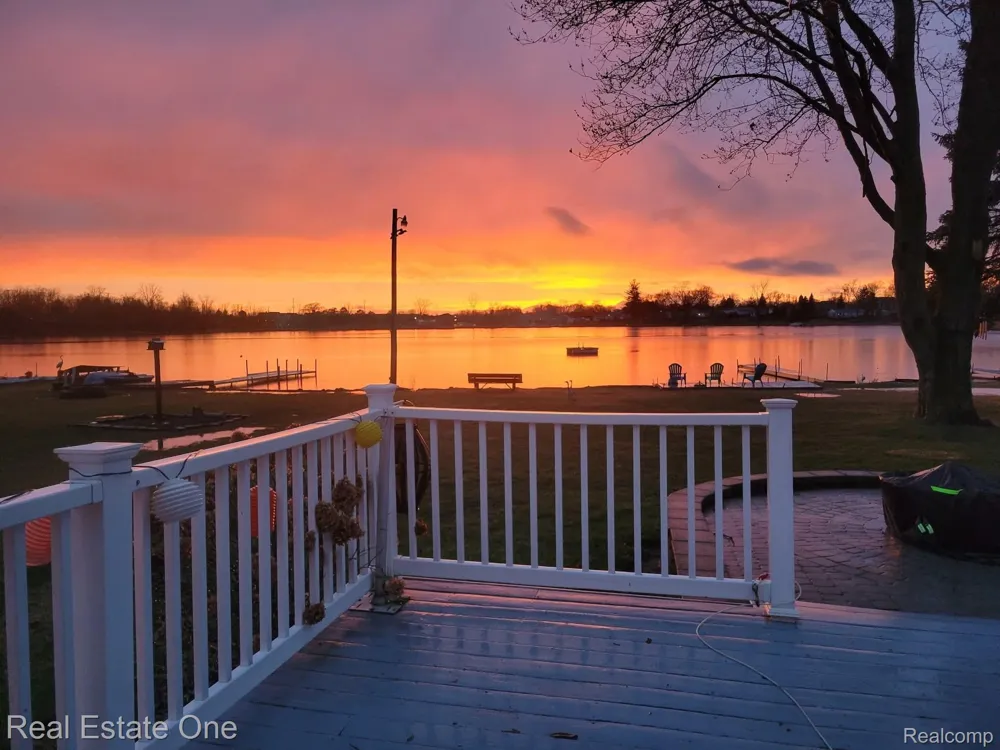11422 Skyline Drive Fenton Charter Township, MI 48430