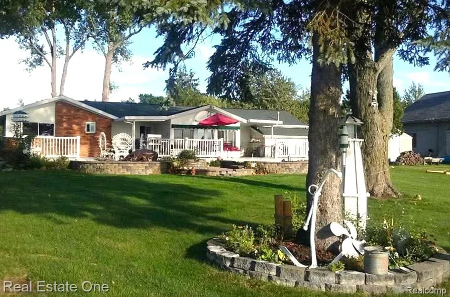 11422 Skyline Drive Fenton Charter Township, MI 48430