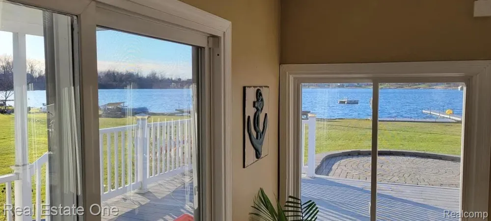 11422 Skyline Drive Fenton Charter Township, MI 48430