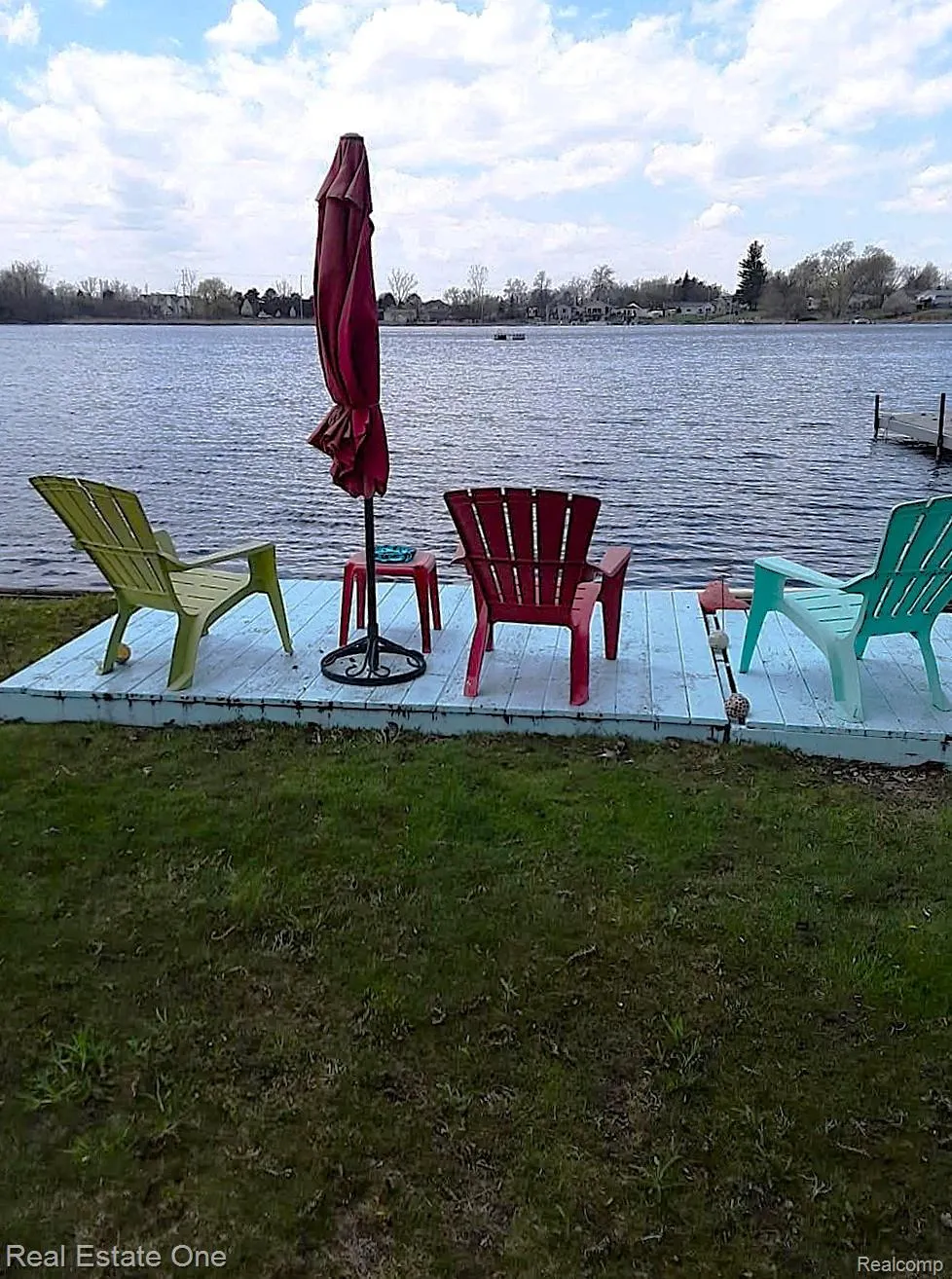 11422 Skyline Drive Fenton Charter Township, MI 48430