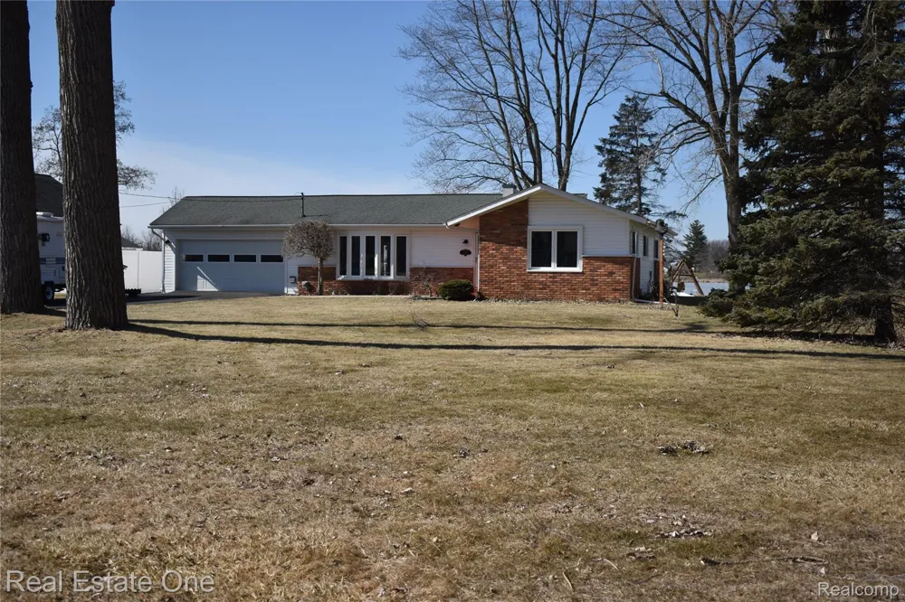 11422 Skyline Drive Fenton Charter Township, MI 48430