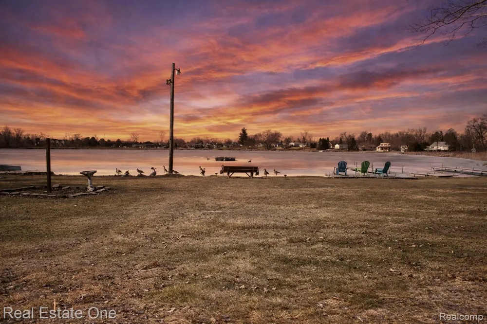 11422 Skyline Drive Fenton Charter Township, MI 48430