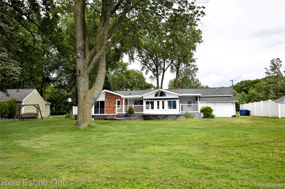 11422 Skyline Drive Fenton Charter Township, MI 48430