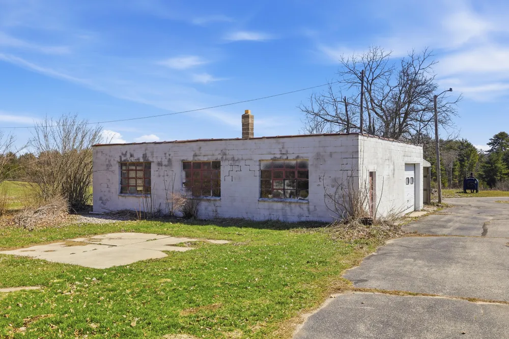 16480 16 Mile Road Colfax Township, MI 49307