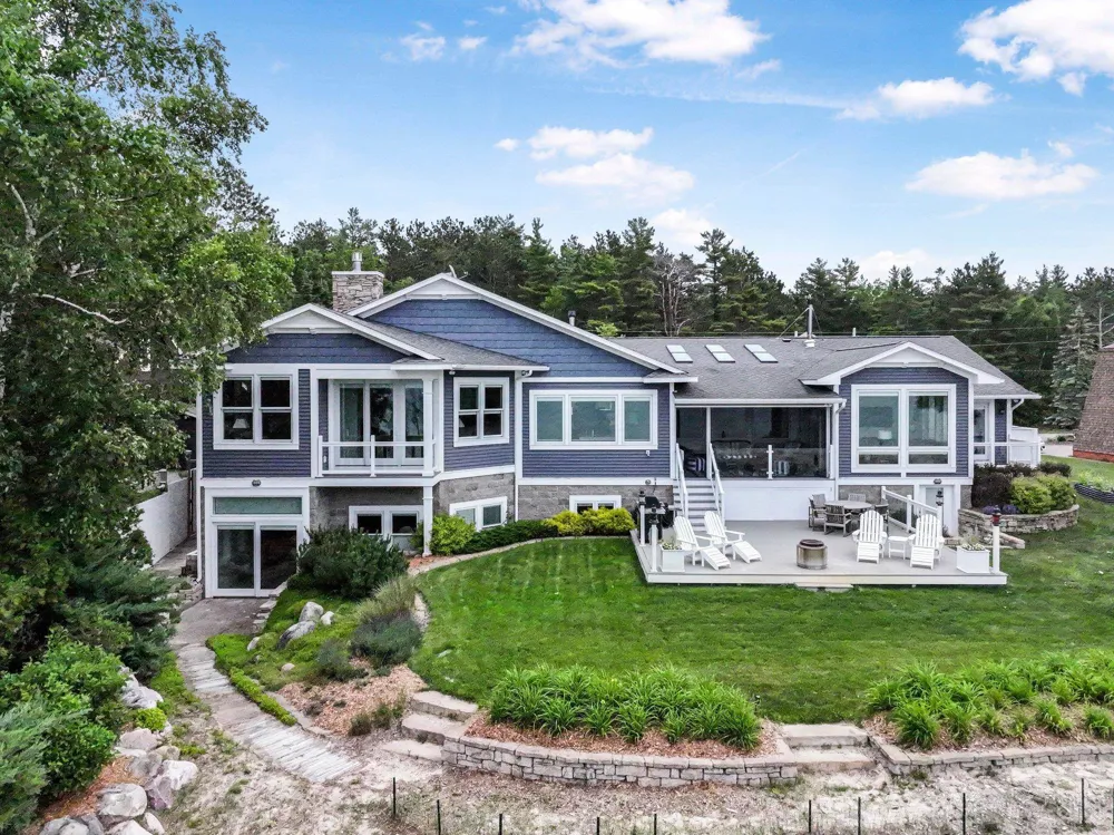 6709 E Wilderness Drive Wawatam Township, MI 49701