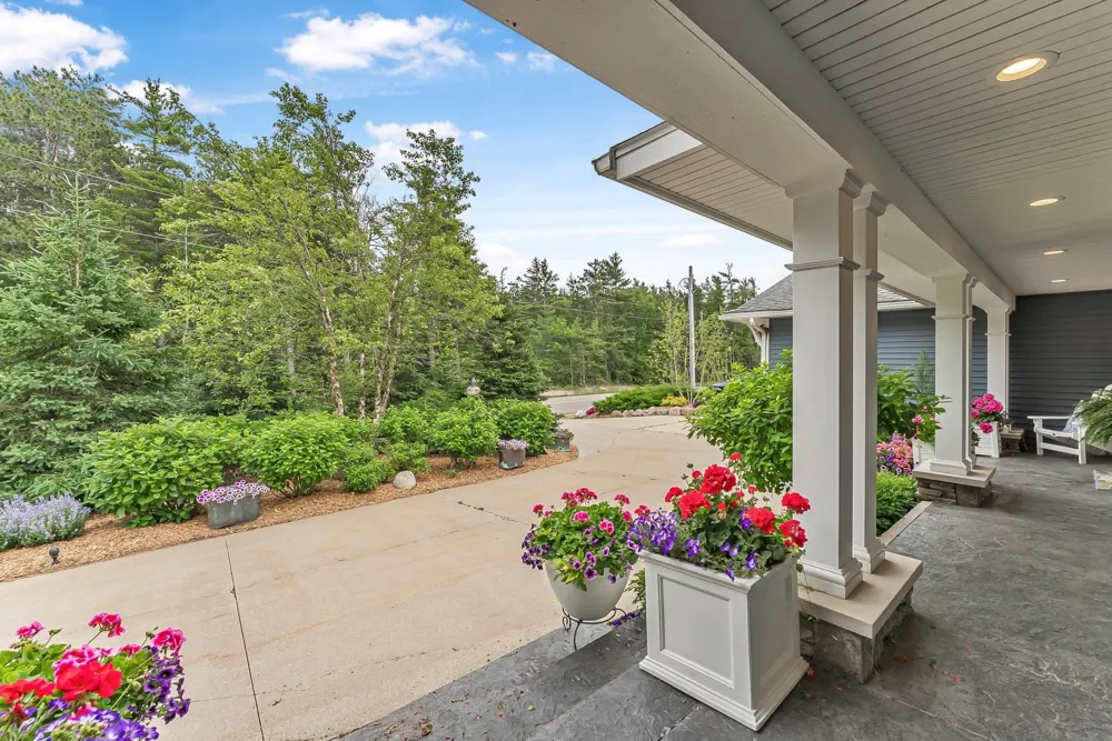 6709 E Wilderness Drive Wawatam Township, MI 49701