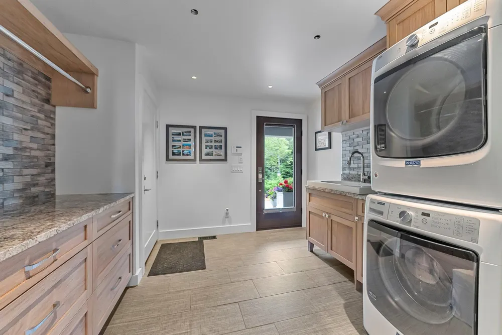 6709 E Wilderness Drive Wawatam Township, MI 49701