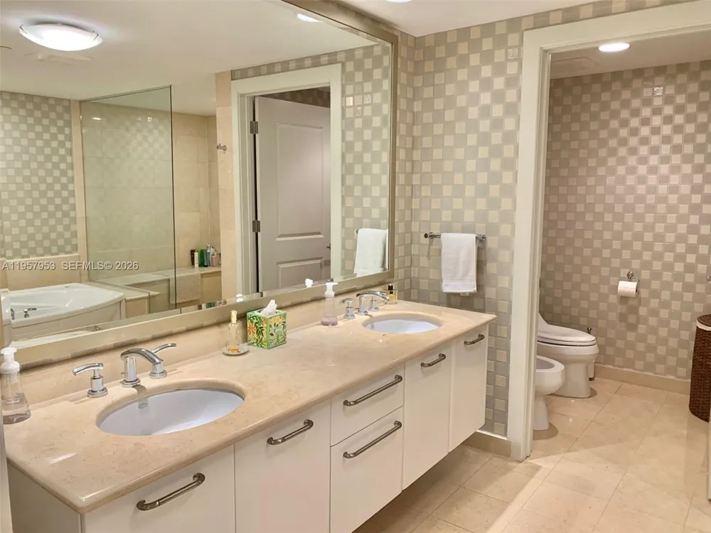 3101 S Ocean Dr #1701 Hollywood, FL 33019