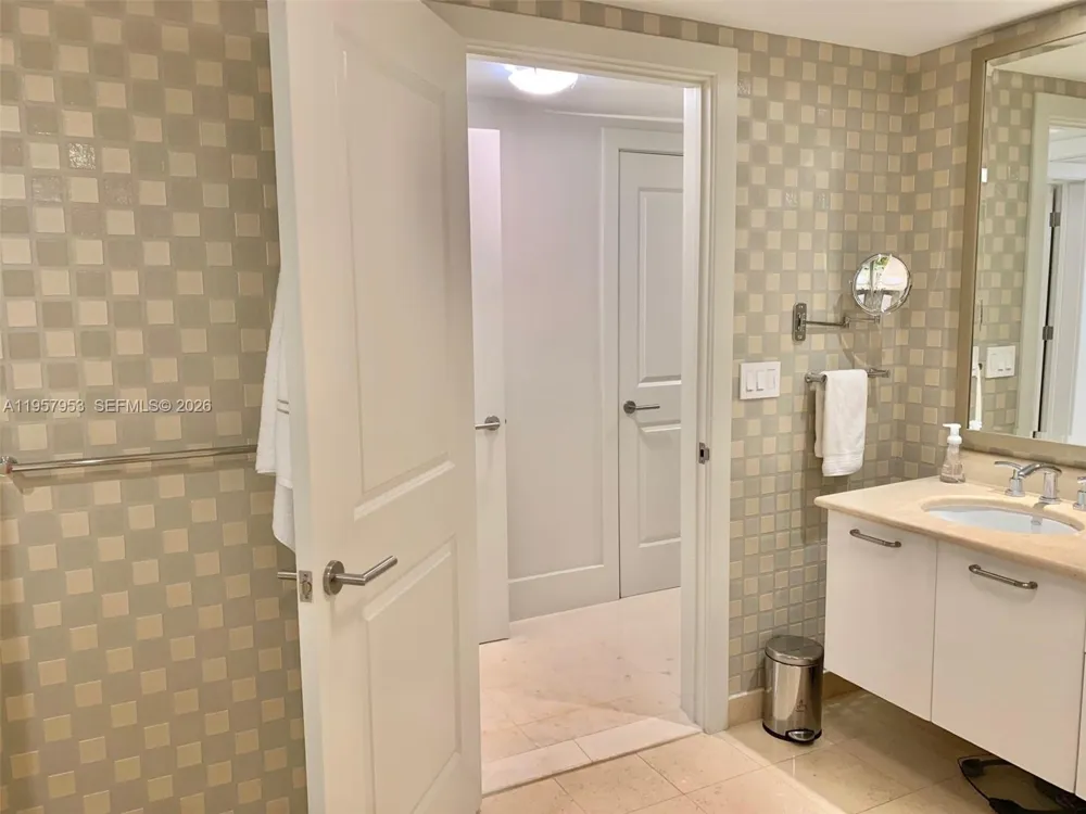 3101 S Ocean Dr #1701 Hollywood, FL 33019