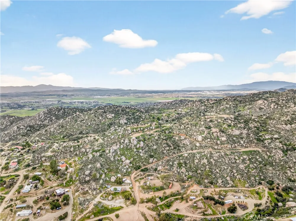 31300 Ruth Lane Homeland, CA 92548