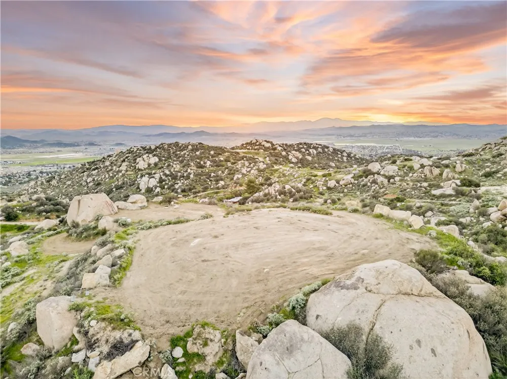31300 Ruth Lane Homeland, CA 92548