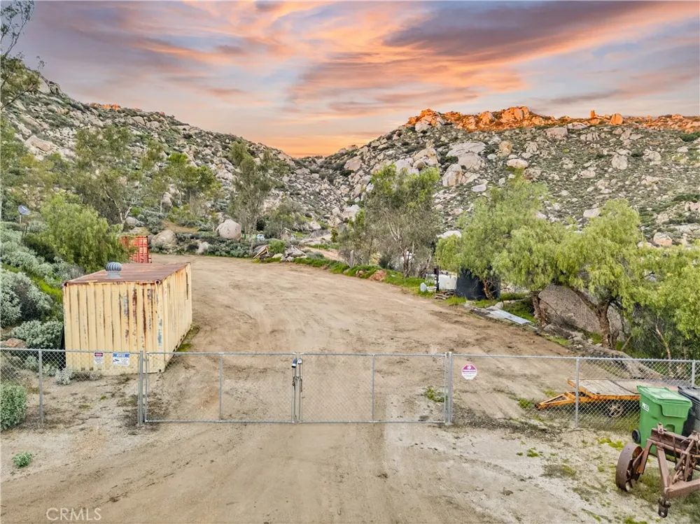 31300 Ruth Lane Homeland, CA 92548