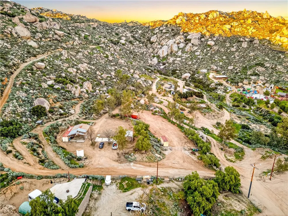 31300 Ruth Lane Homeland, CA 92548