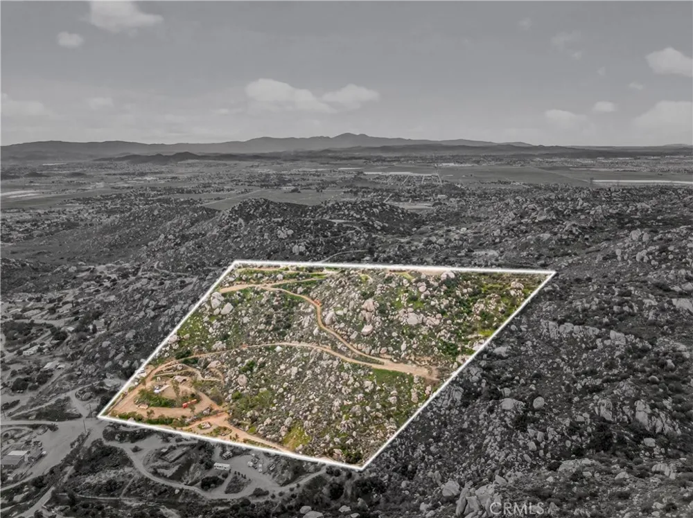 31300 Ruth Lane Homeland, CA 92548