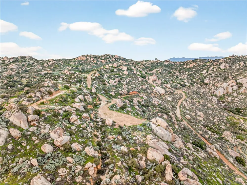 31300 Ruth Lane Homeland, CA 92548
