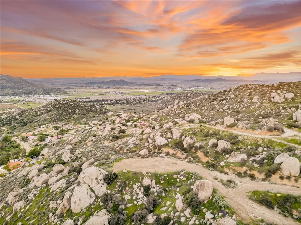 31300 Ruth Lane Homeland, CA 92548