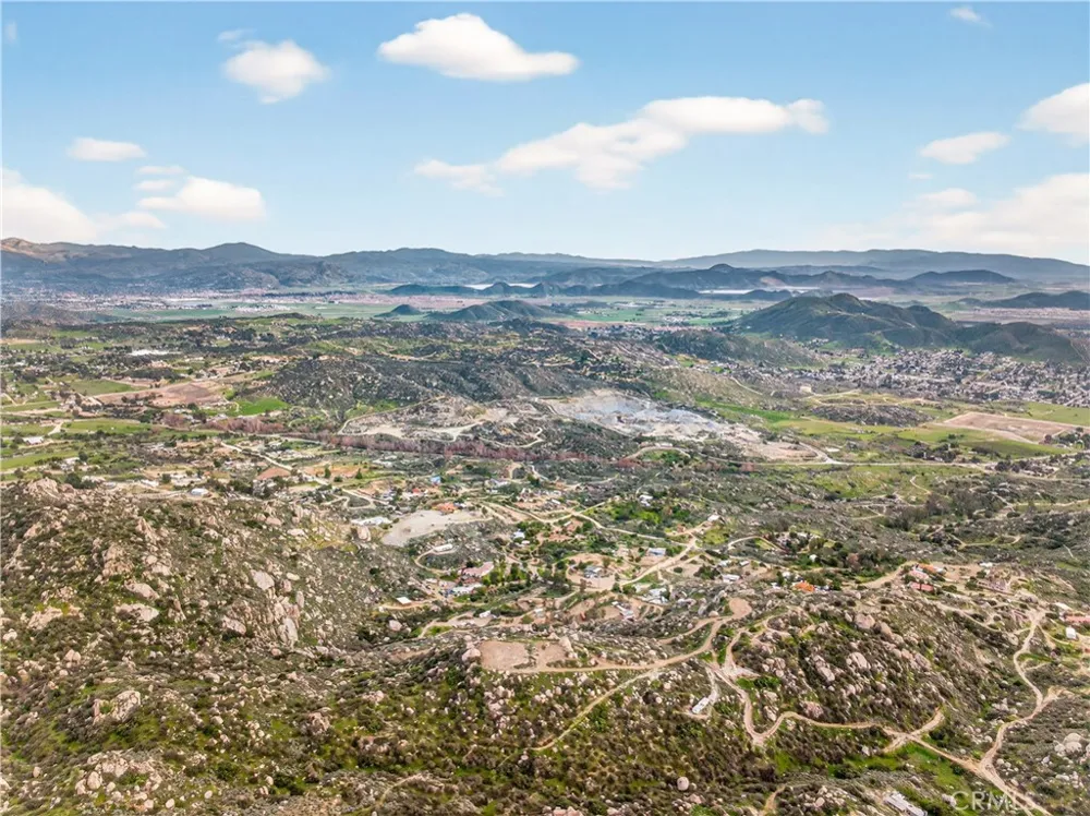31300 Ruth Lane Homeland, CA 92548
