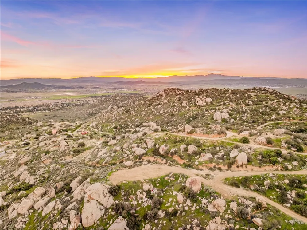 31300 Ruth Lane Homeland, CA 92548