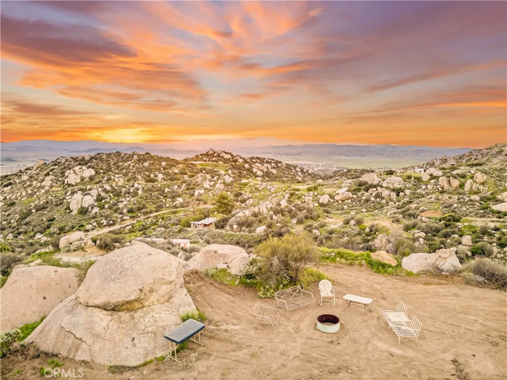 31300 Ruth Lane Homeland, CA 92548