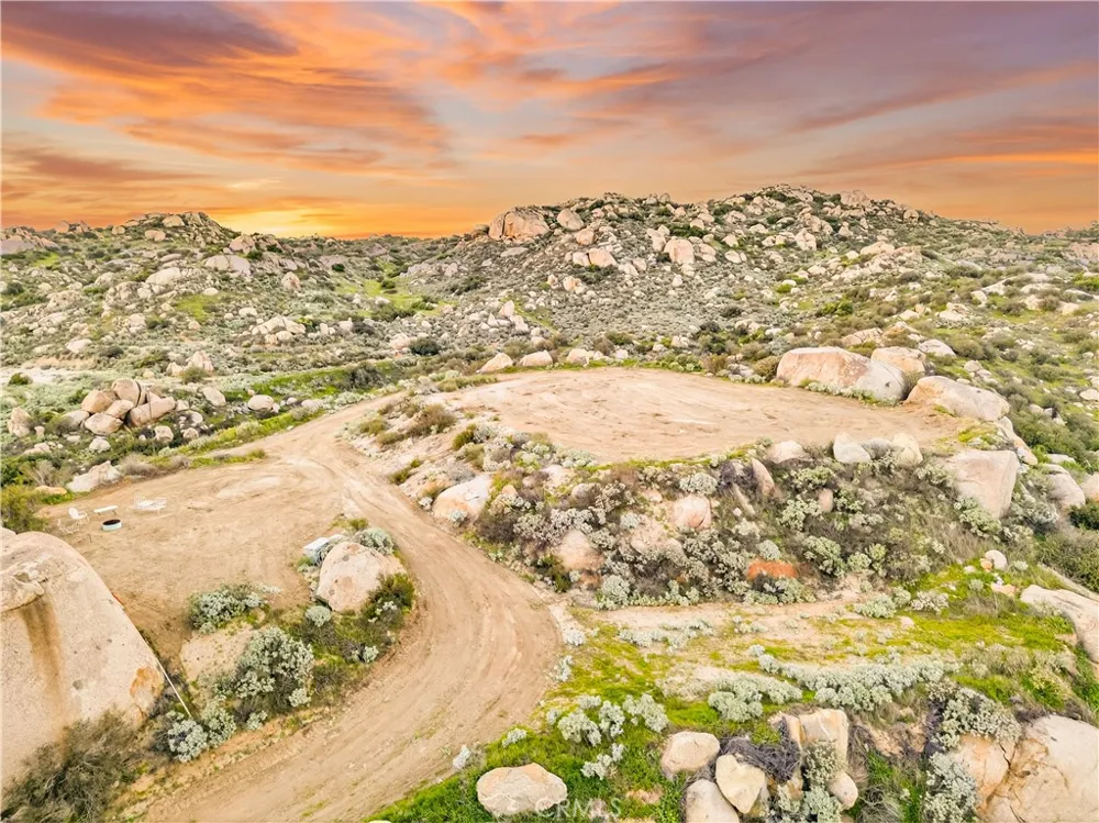 31300 Ruth Lane Homeland, CA 92548