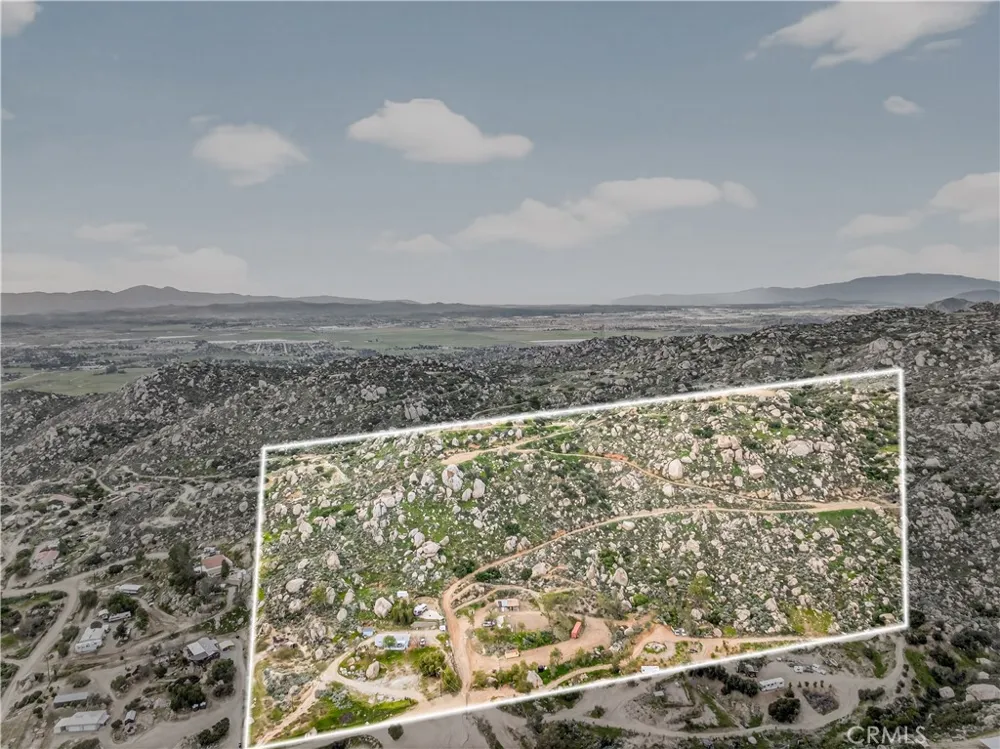 31300 Ruth Lane Homeland, CA 92548
