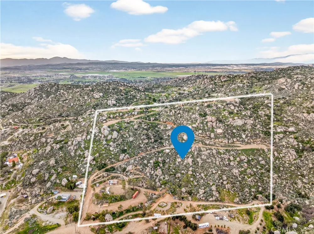 31300 Ruth Lane Homeland, CA 92548