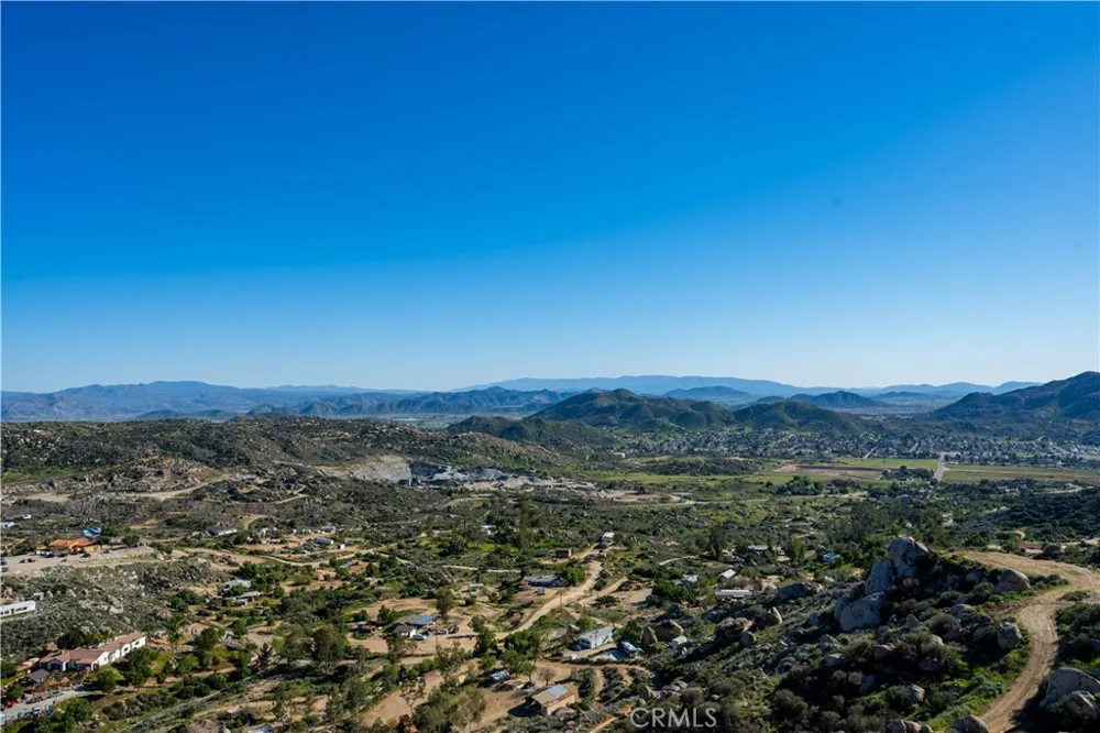 31300 Ruth Lane Homeland, CA 92548
