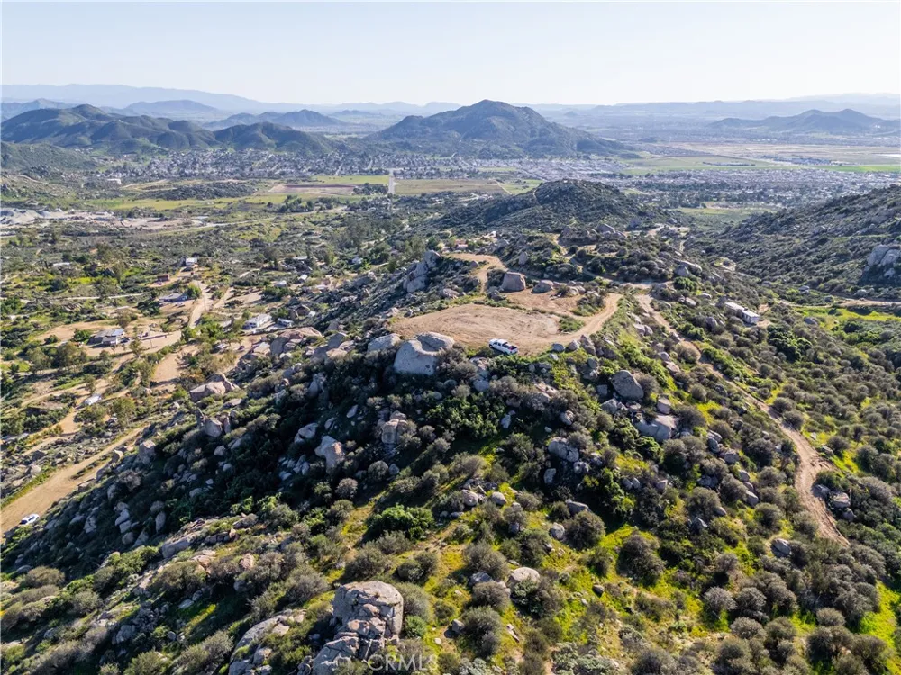 31300 Ruth Lane Homeland, CA 92548