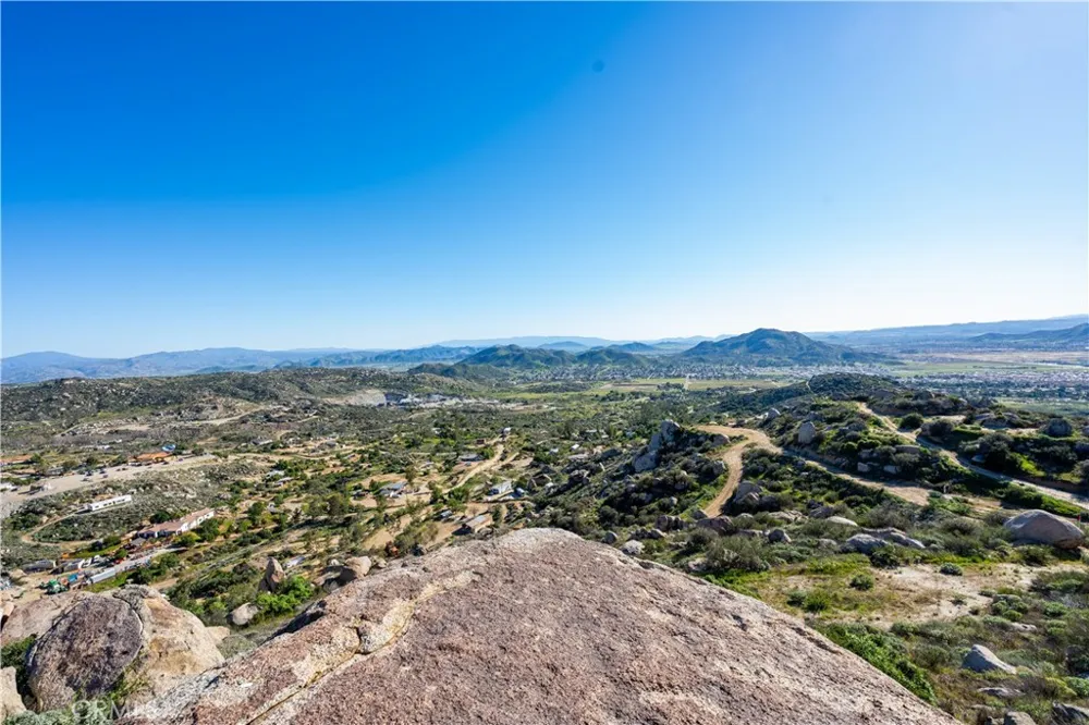 31300 Ruth Lane Homeland, CA 92548