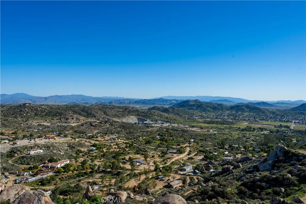 31300 Ruth Lane Homeland, CA 92548