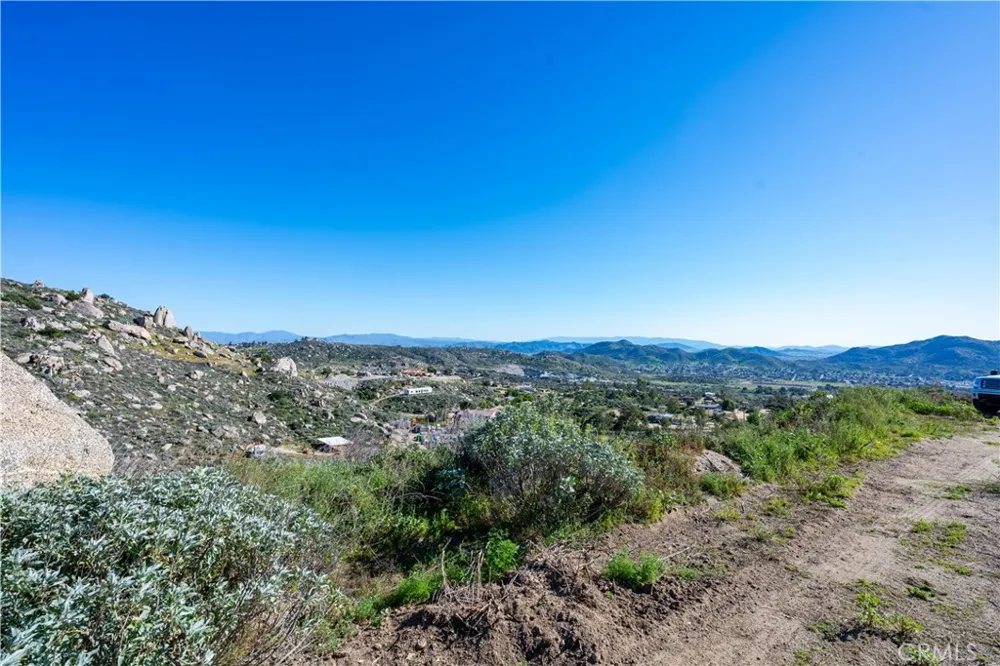 31300 Ruth Lane Homeland, CA 92548