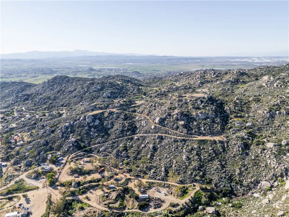 31300 Ruth Lane Homeland, CA 92548