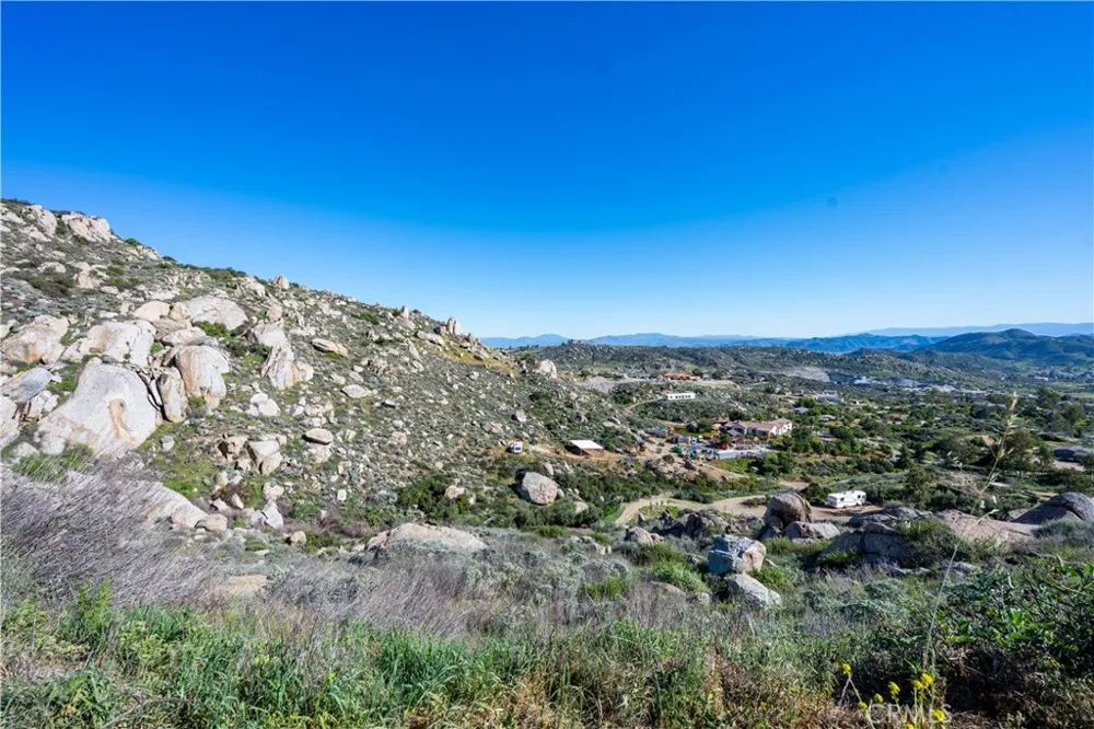 31300 Ruth Lane Homeland, CA 92548